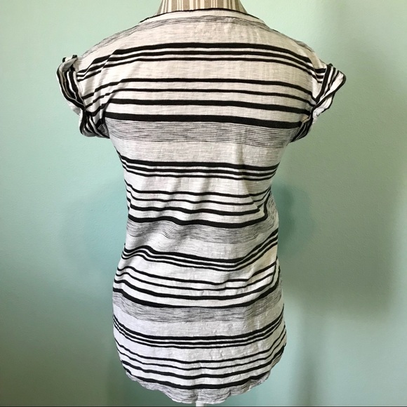 GAP Black & White Stripe Top Size Medium - Picture 4 of 5